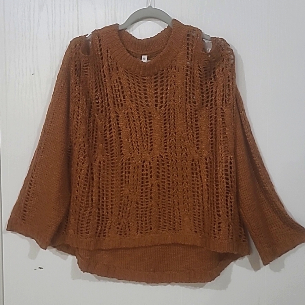 Wishlist Loose Weave Open Shoulder Sweater Size Medium/Large